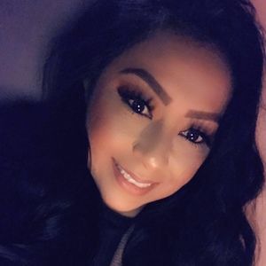 Meet your Posher, Cinthia